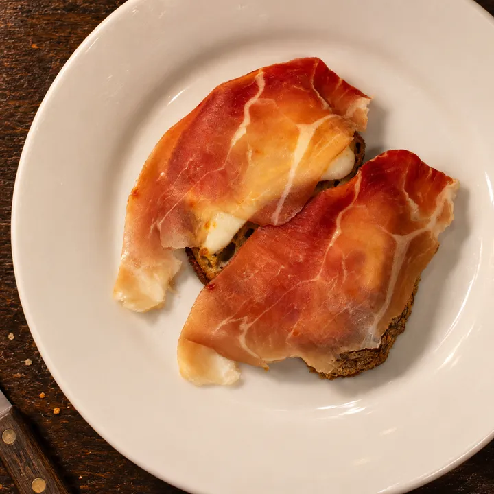 Crostino al prosciutto e mozzarella