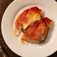 Crostino al prosciutto e mozzarella